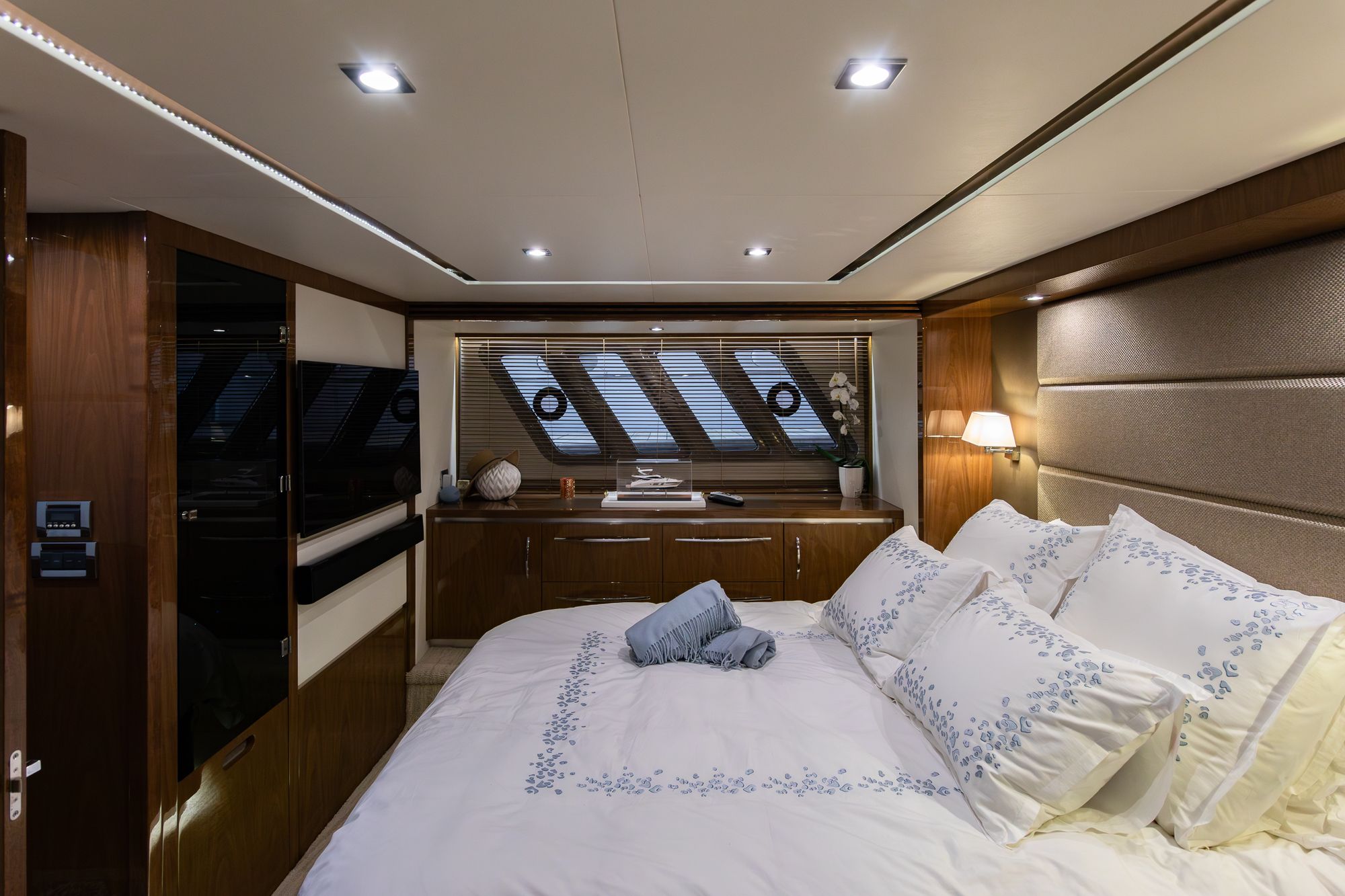 2018 Sea Ray L 650 FLY - 50