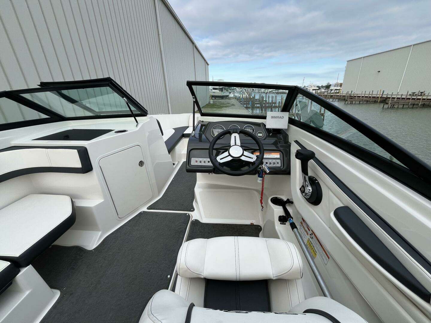 2015 Sea Ray 19 SPX - Image 13