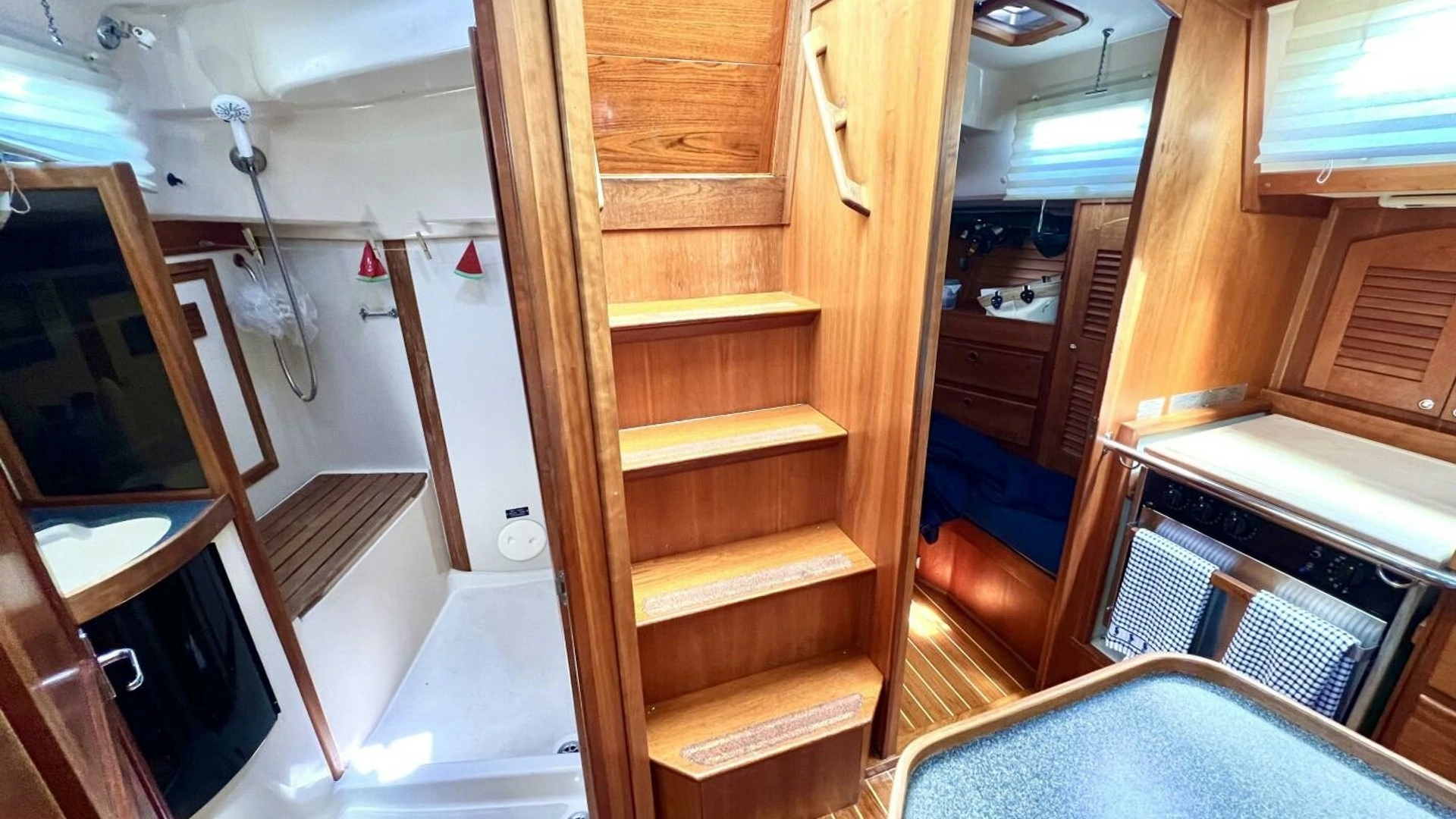 1999 Sabre 402 Sail - Image 17