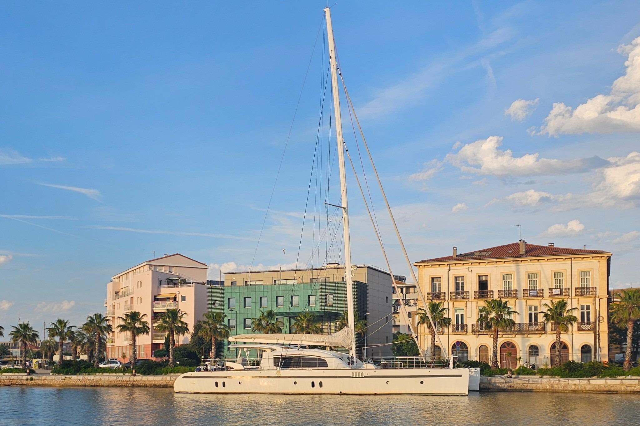 2010 Catana 85