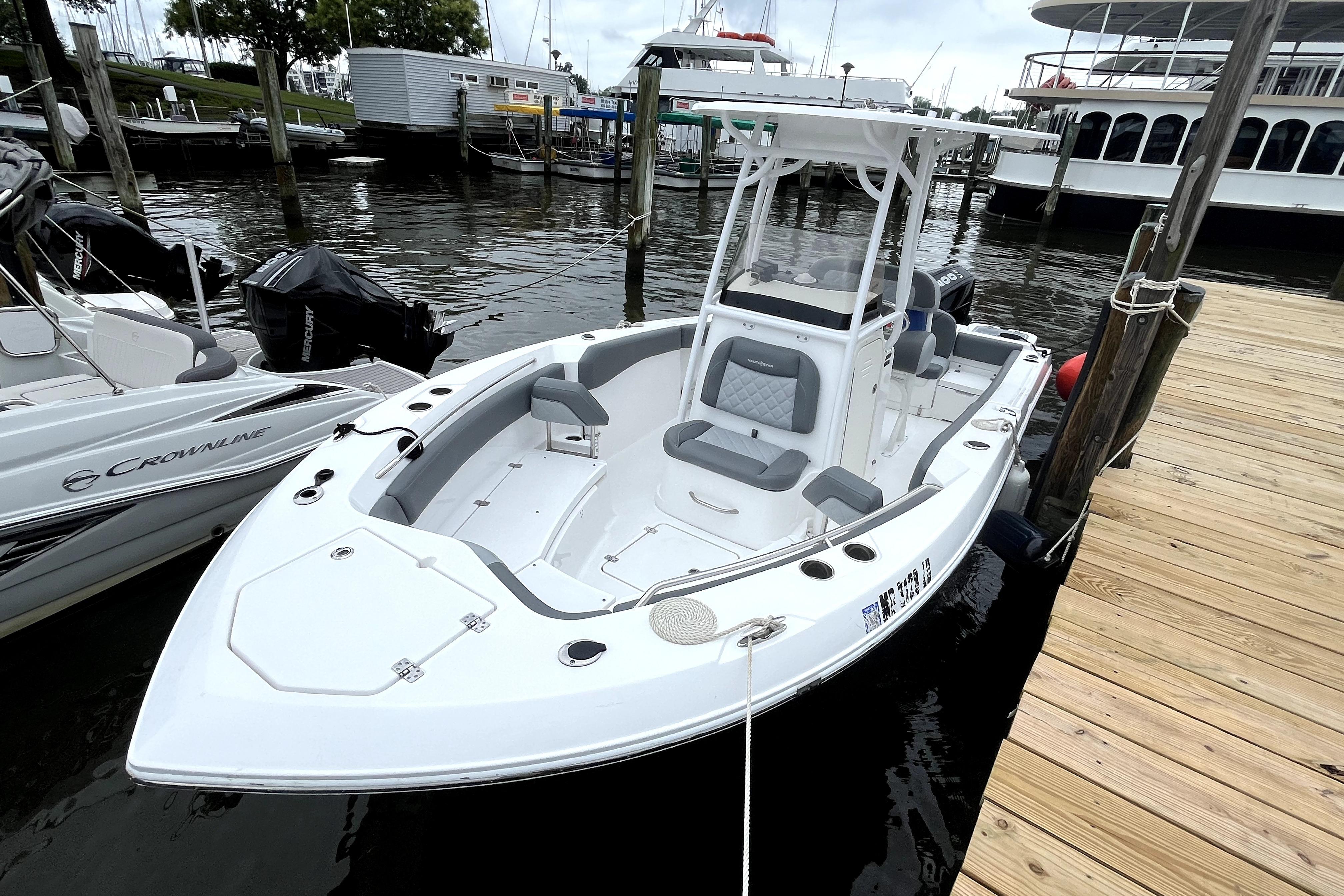 2024 NauticStar 222L Offshore
