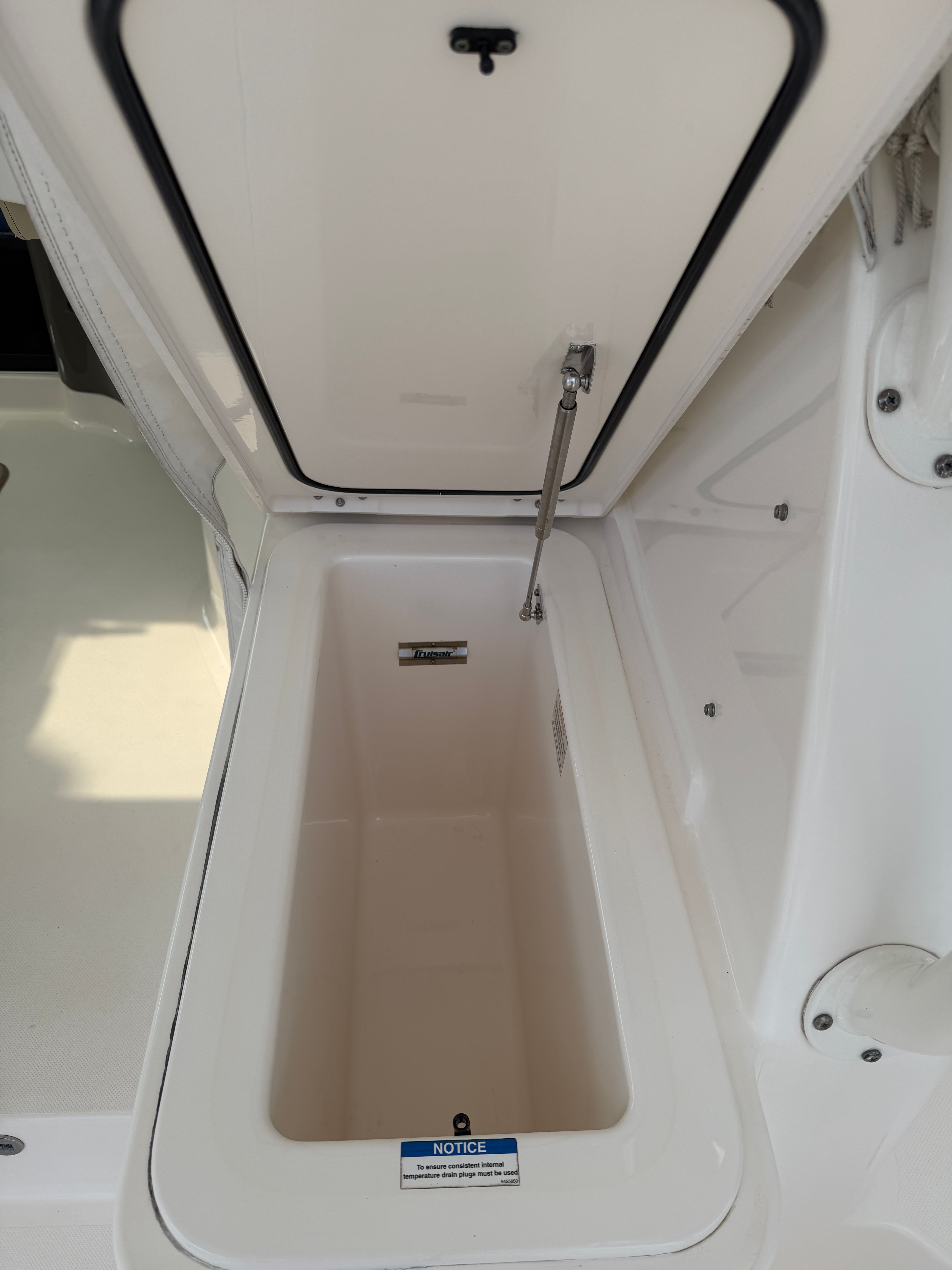 2017 Pursuit OS 385 Offshore - 30