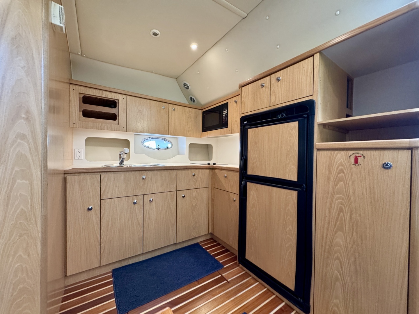 1999 Tiara Yachts 4100 Open - Image 5