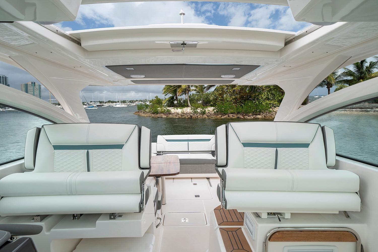 2026 Tiara Yachts 34lx - 14