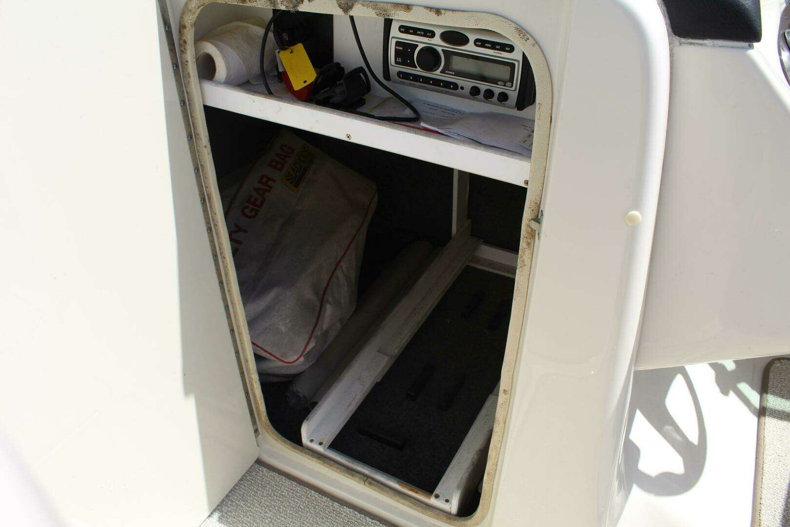 2008 Sea Ray 240 Sundeck - Image 26