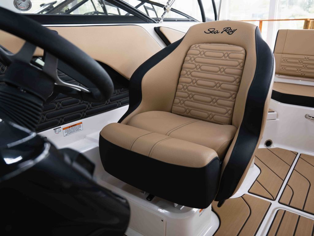 2026 Sea Ray SPX 210 Outboard - 15