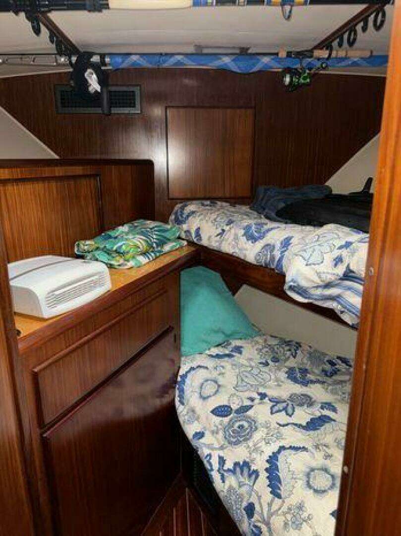 1990 Hatteras 45 Convertible - Image 14