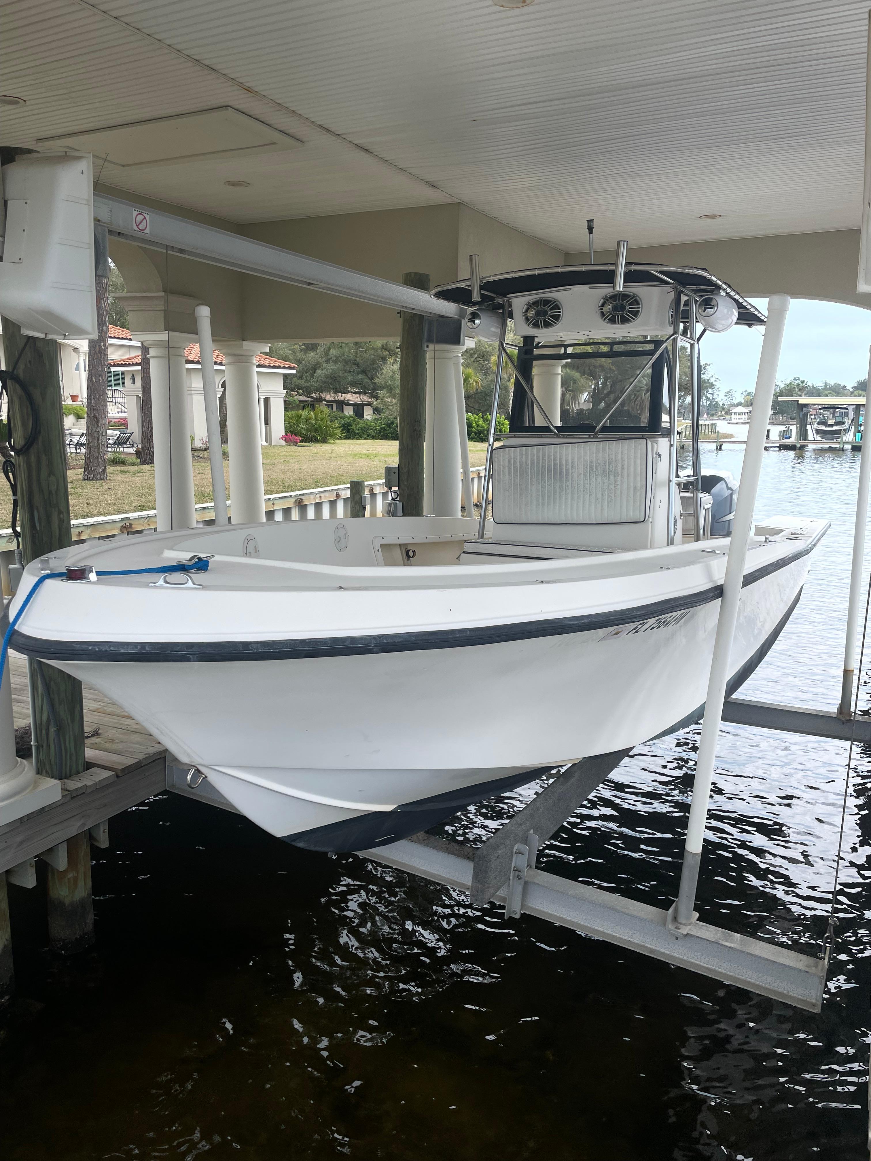 1992 Mako 221 Center Console