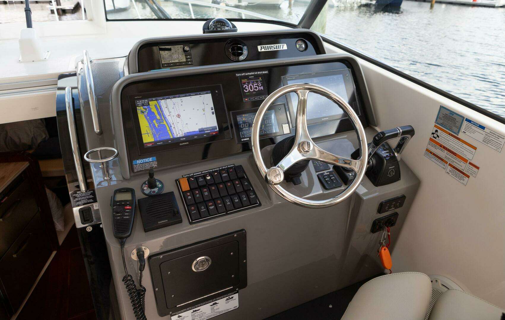 2018 Pursuit OS 385 - Image 13