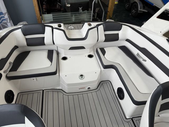 2026 Yamaha Boats 195S - 6