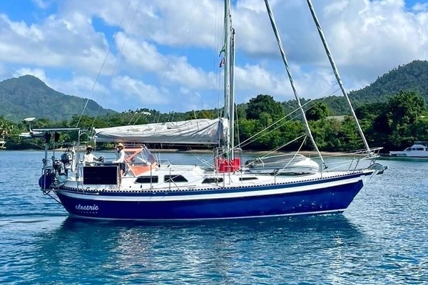 1984 Tayana Vancouver 42