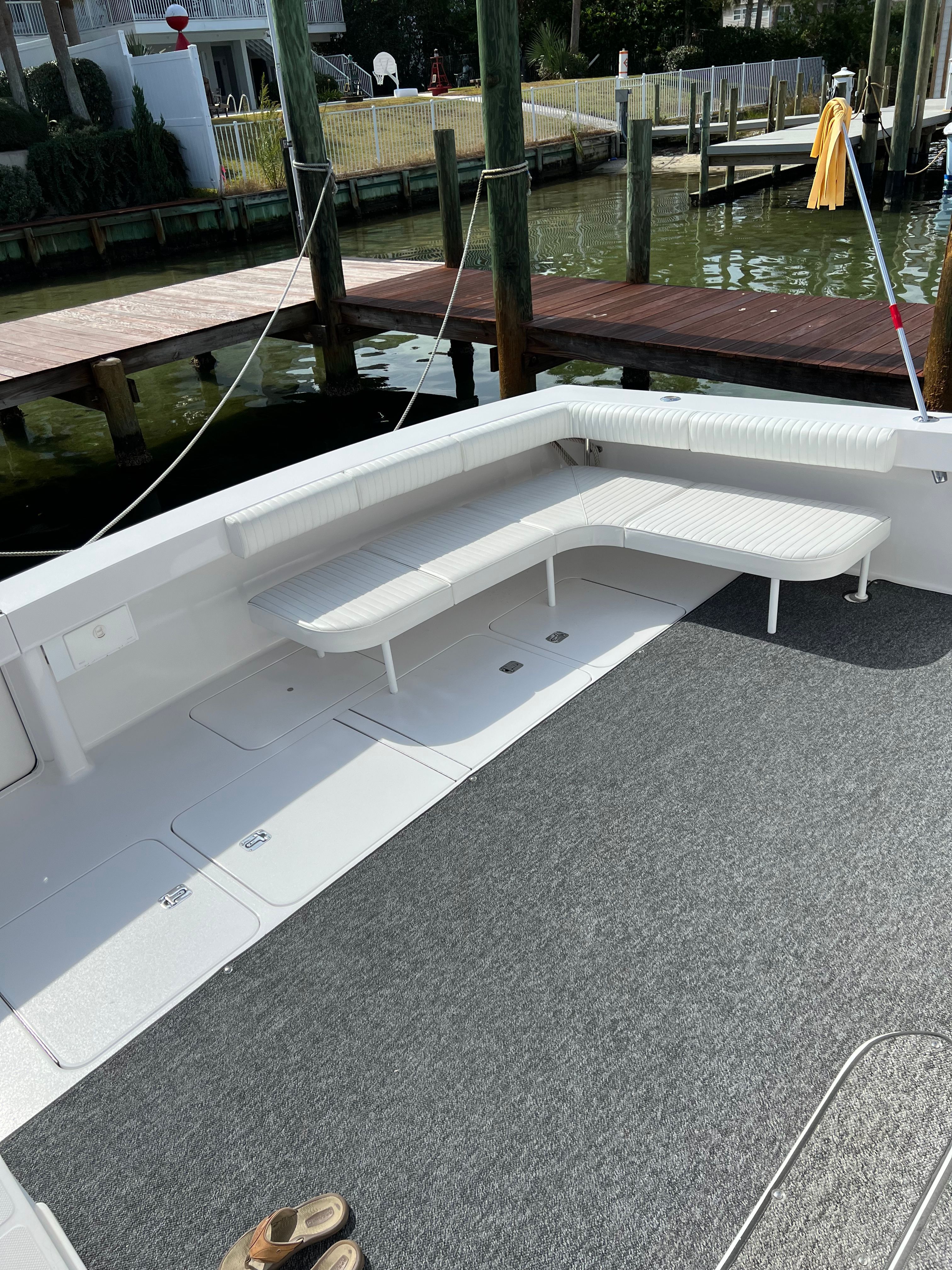 2002 Viking 61 Enclosed Bridge - 40