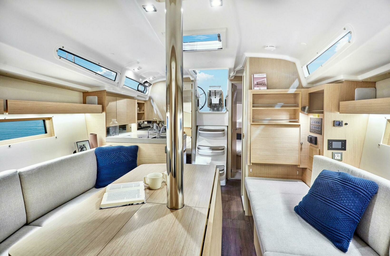 2025 Beneteau Oceanis 34.1 - Image 6