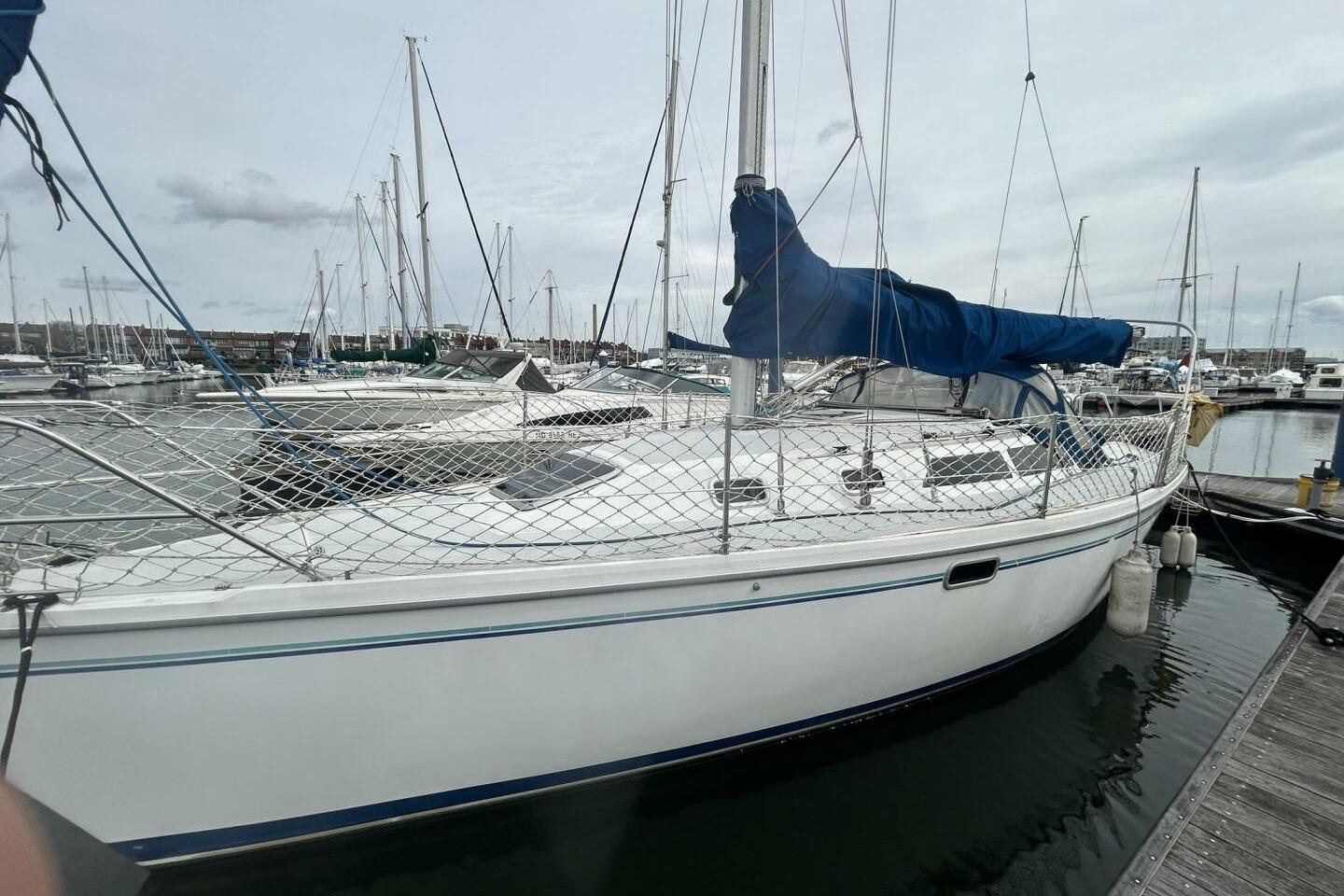 1995 Catalina 320