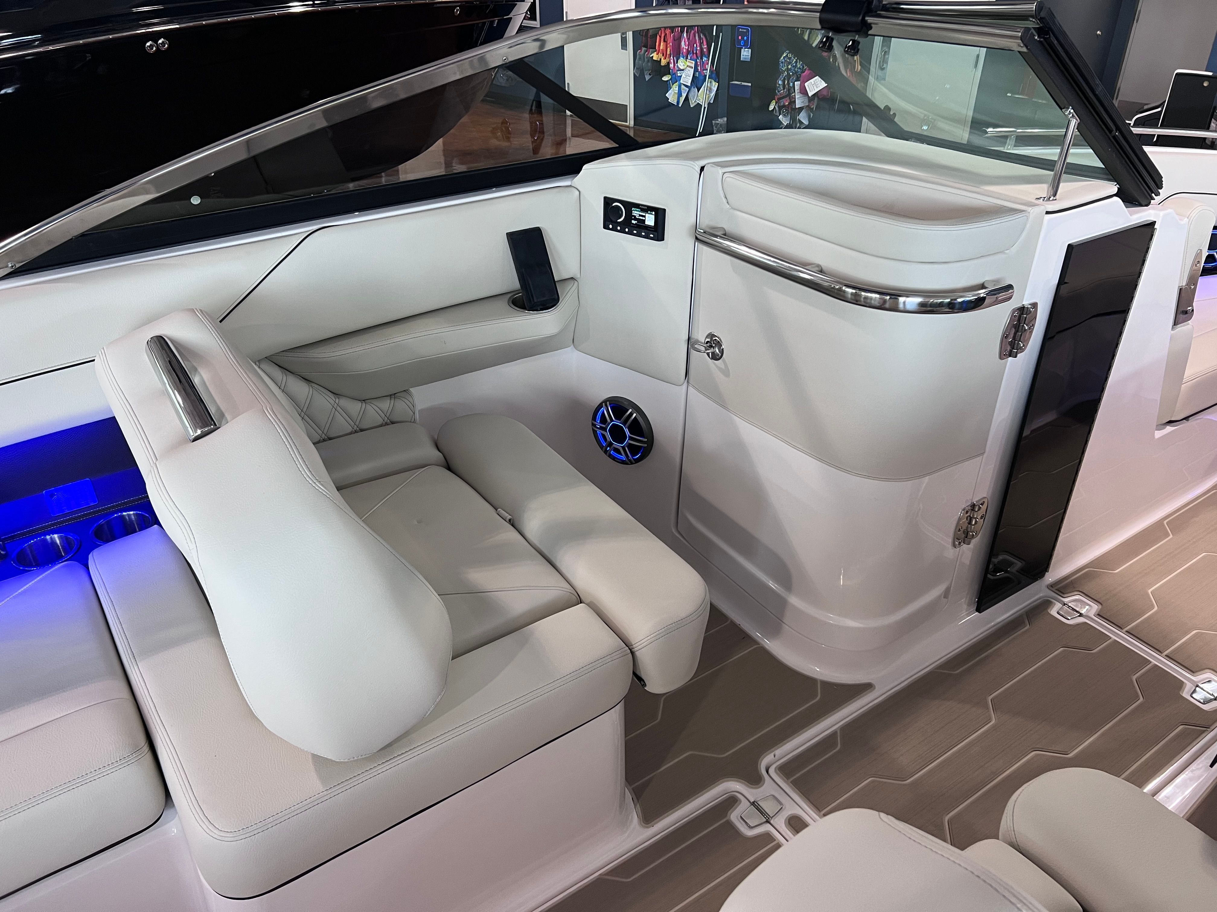 2026 REGAL LS6 SURF - Image 10