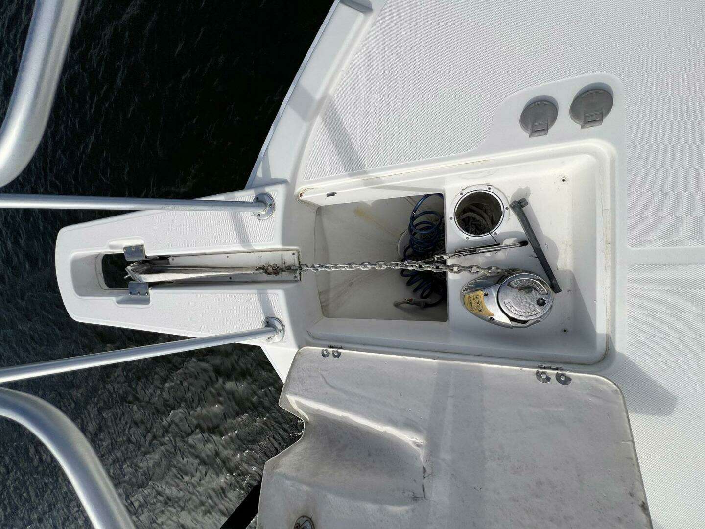 2007 Luhrs 41 Hardtop Express - Image 10