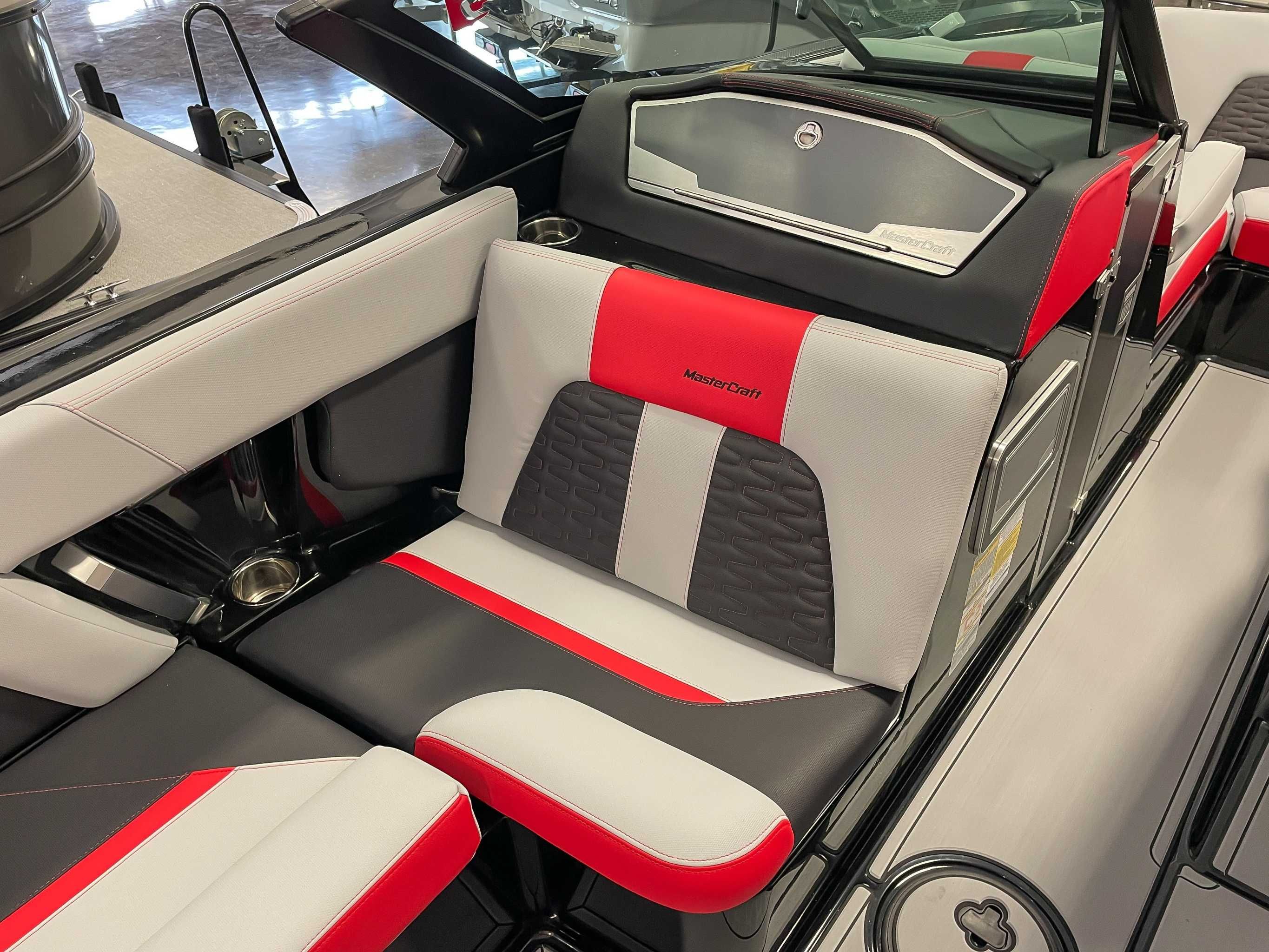 2022 MasterCraft X22 - 15