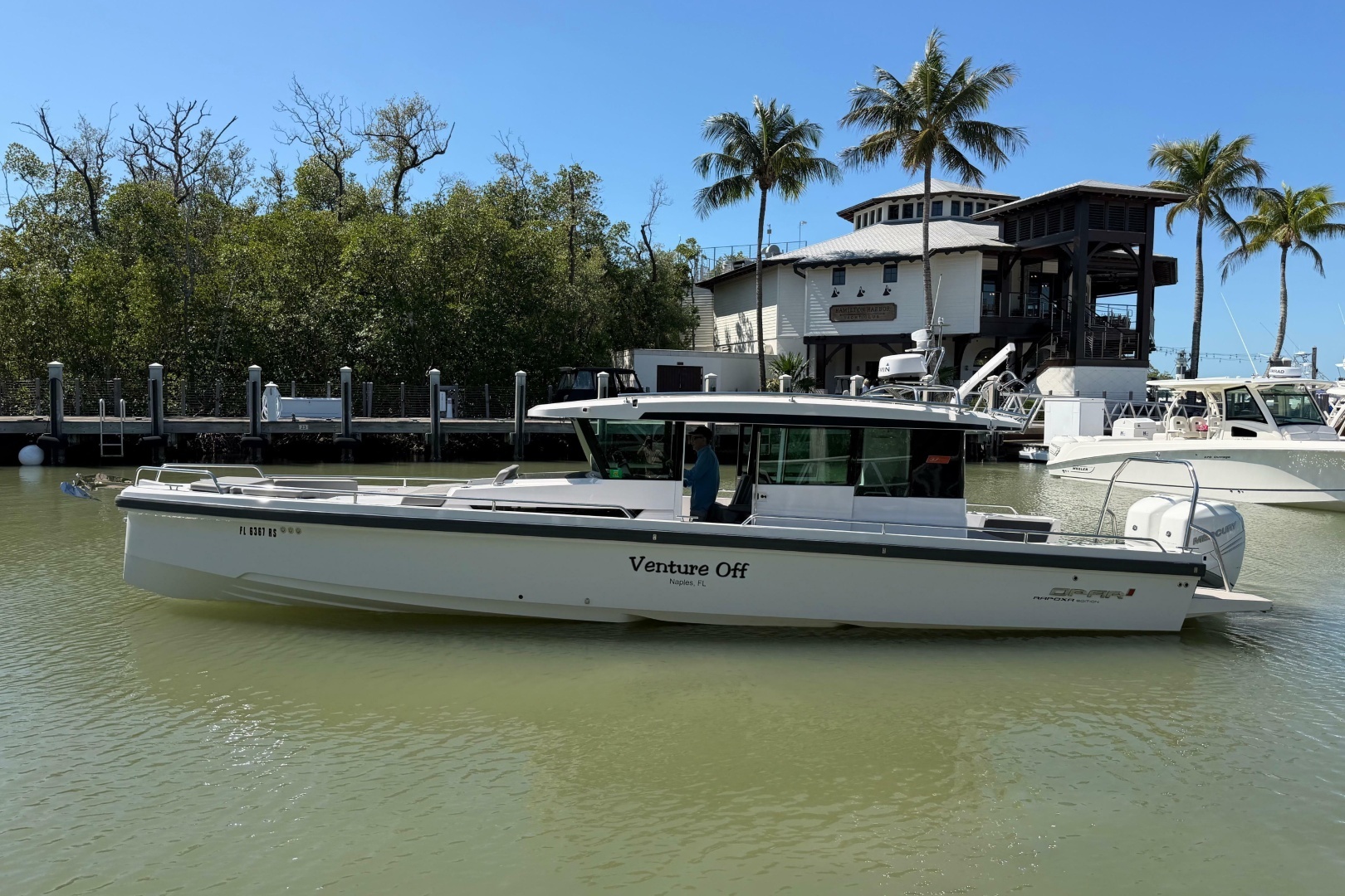 2018 Axopar 37 Cabin - Image 3