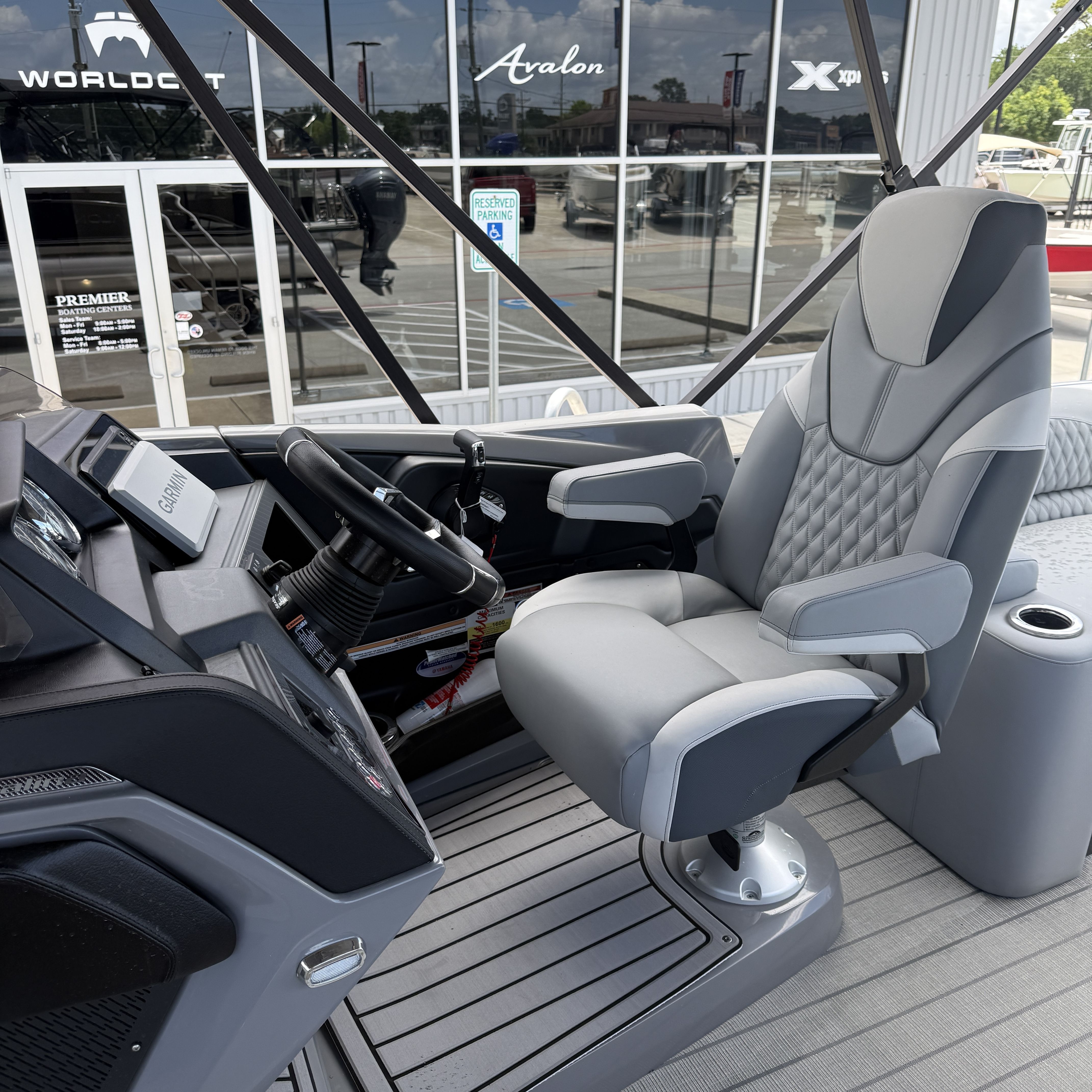 2026 Avalon Catalina Quad Lounge Shift - 23' - 12