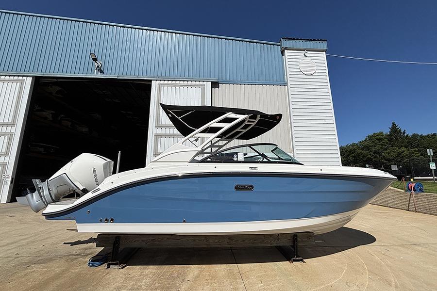 2027 Sea Ray SDX 230 Outboard