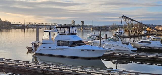 2001 Carver 356 Aft Cabin Motor Yacht