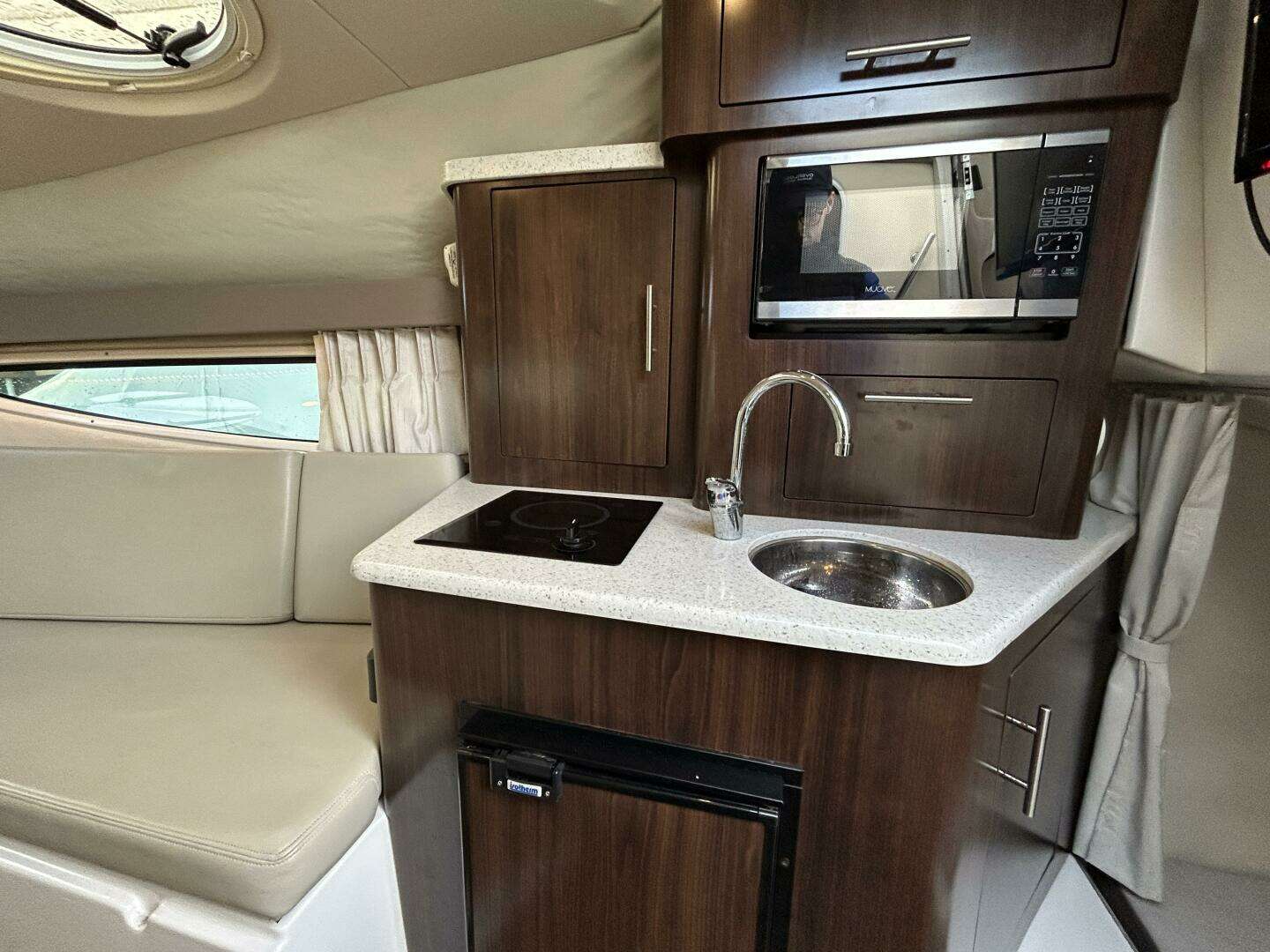 2017 Regal 28 Express - Image 13