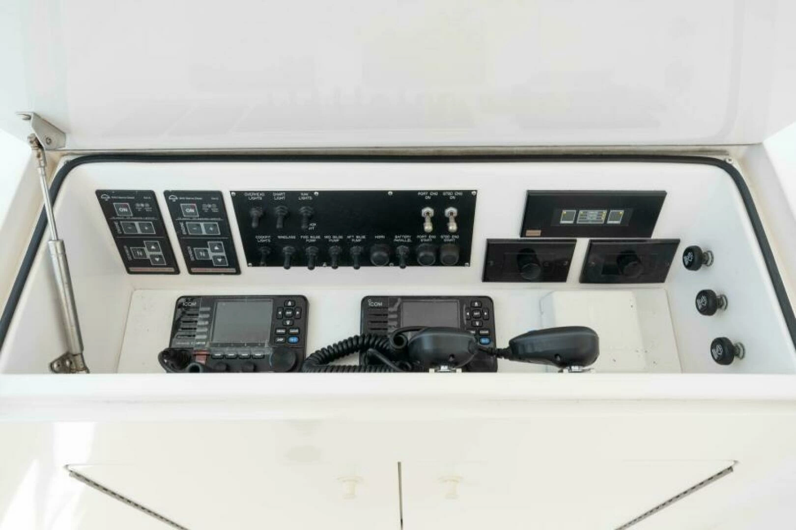 2009 Viking 45 Open - Image 24