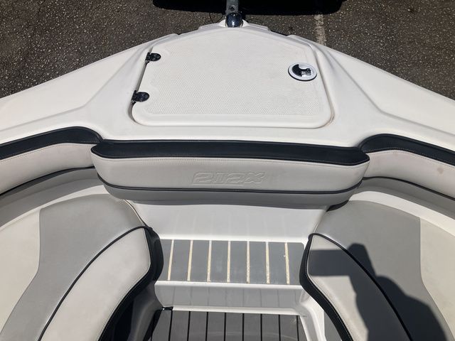 2016 Yamaha Boats 212X - 17