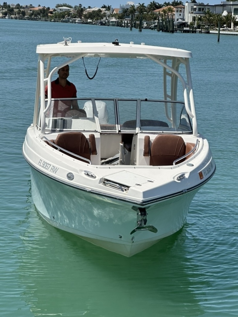 2019 Century 24 Resorter - Image 22