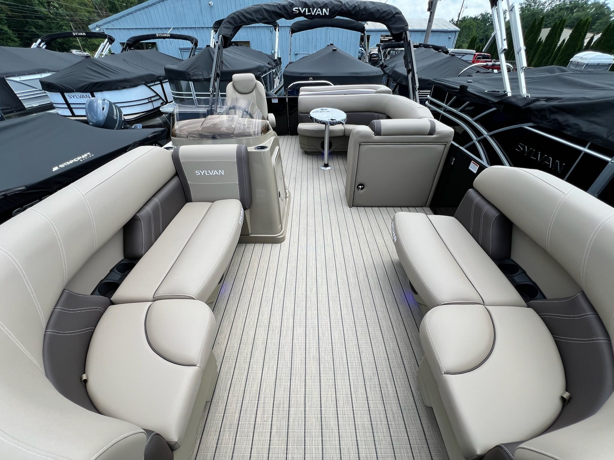 2026 Sylvan Mirage 8520 Cruise - 6