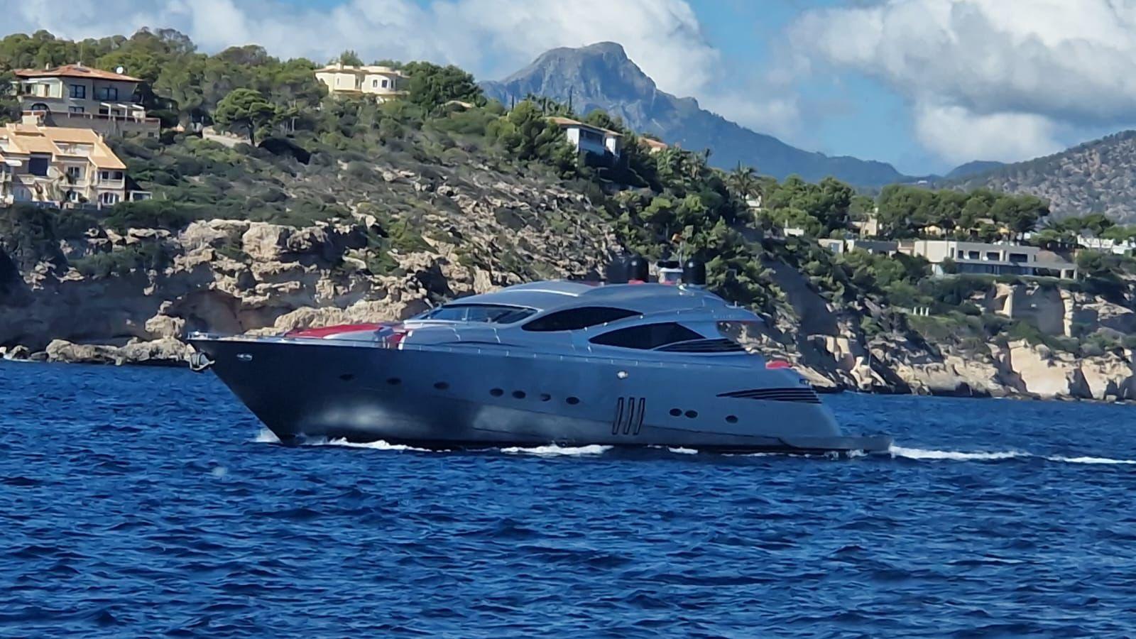 2008 Pershing 90