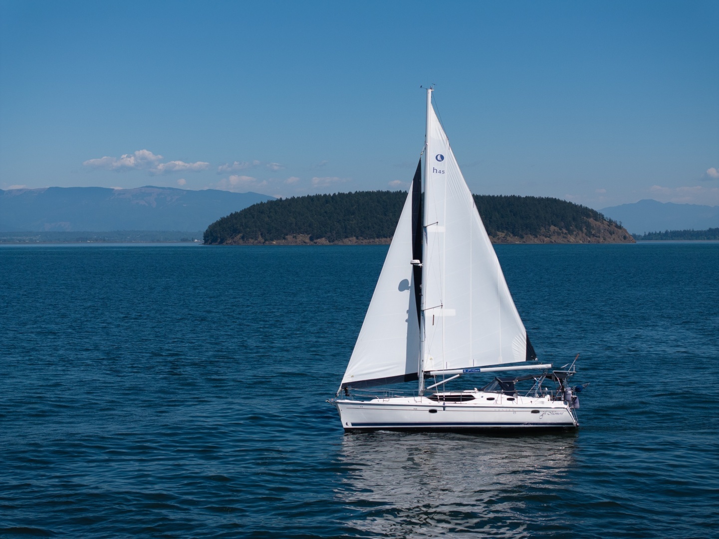 2008 Hunter 45 DS - Image 2