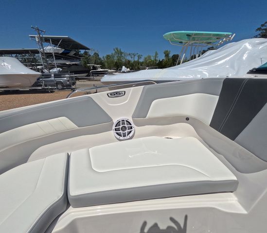 2026 Chaparral 23 SSi OB In Stock Trailer included - 27
