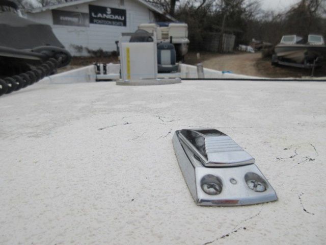 2005 Carolina Skiff 19' Center Console Fishing Boat / 115 Hp Mercury 4 - 6