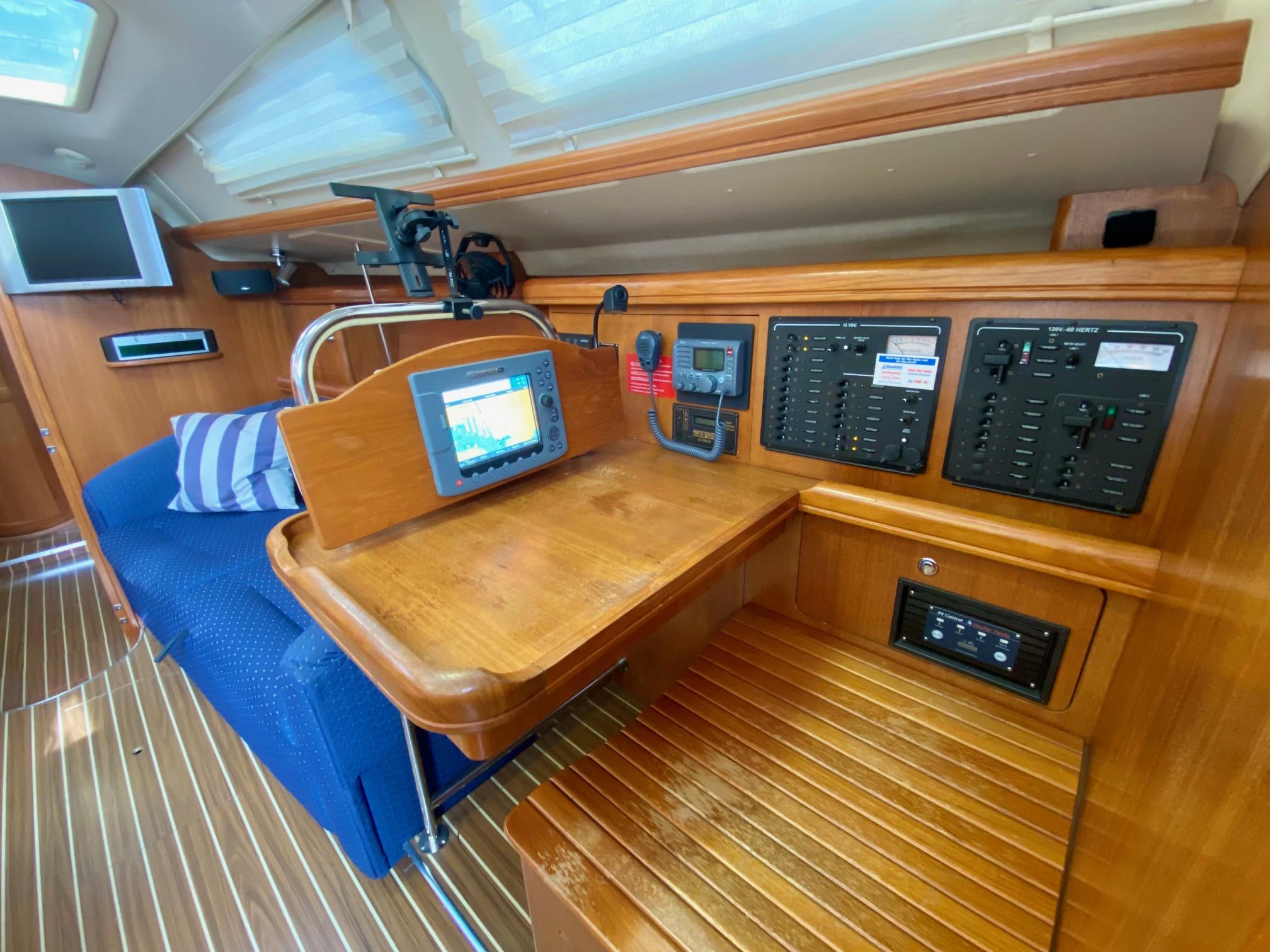 2005 Hunter 41AC - Catherine Alease