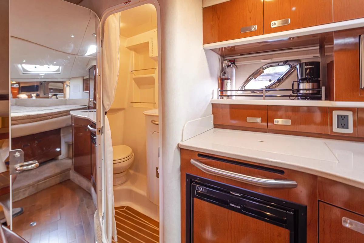 Interior of 2011 Sea Ray Sundancer 330 yacht.