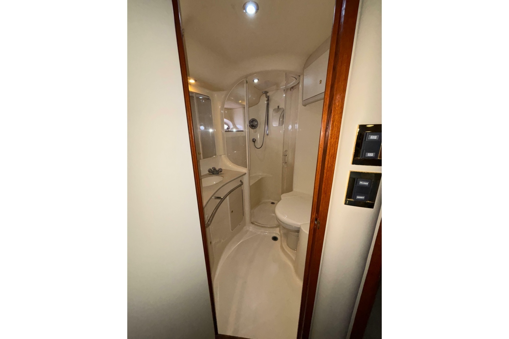 1999 Sea Ray 480 Sedan Bridge - Image 76