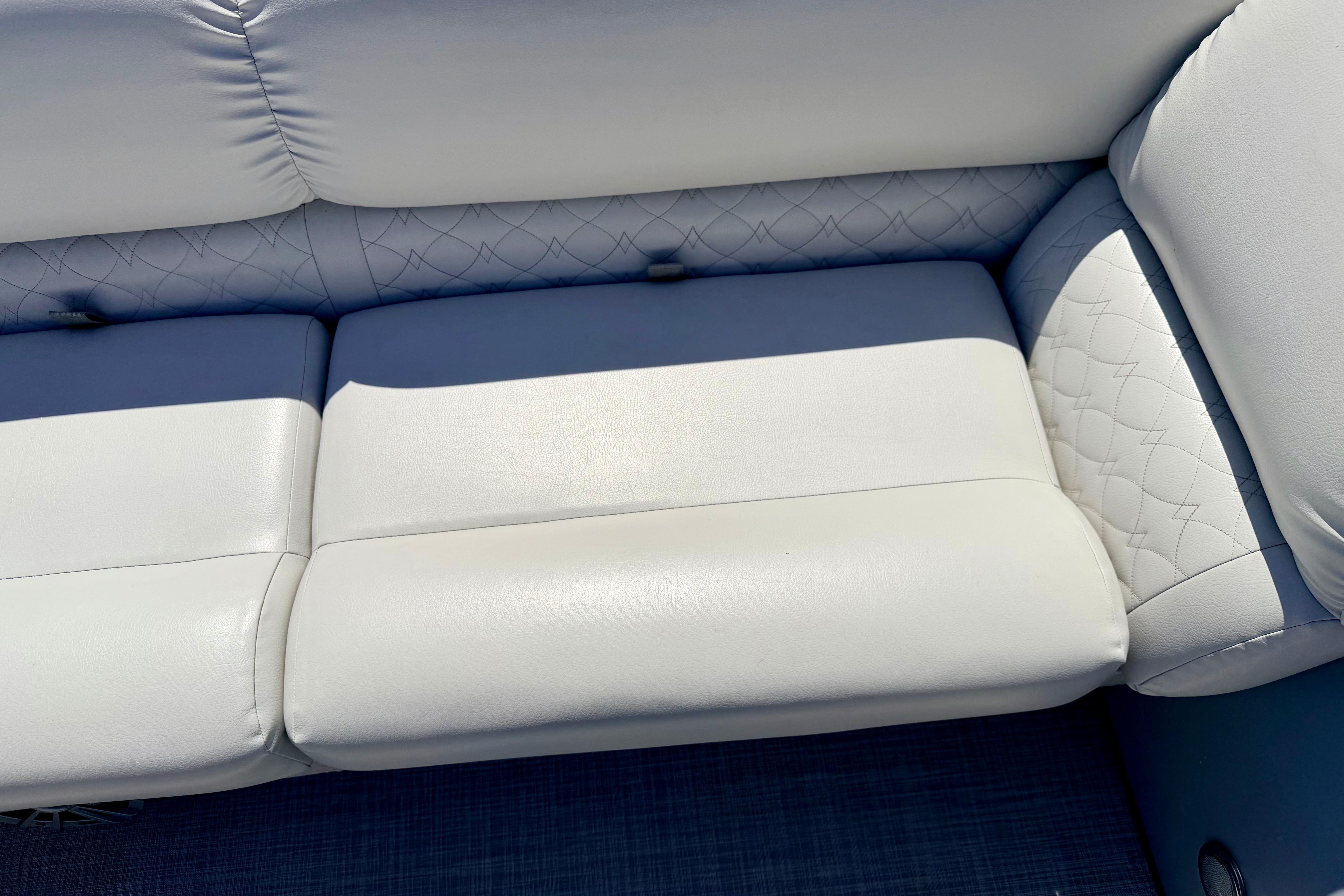 White leather seating on 2019 Crestliner 240 Rally DX CW boat.