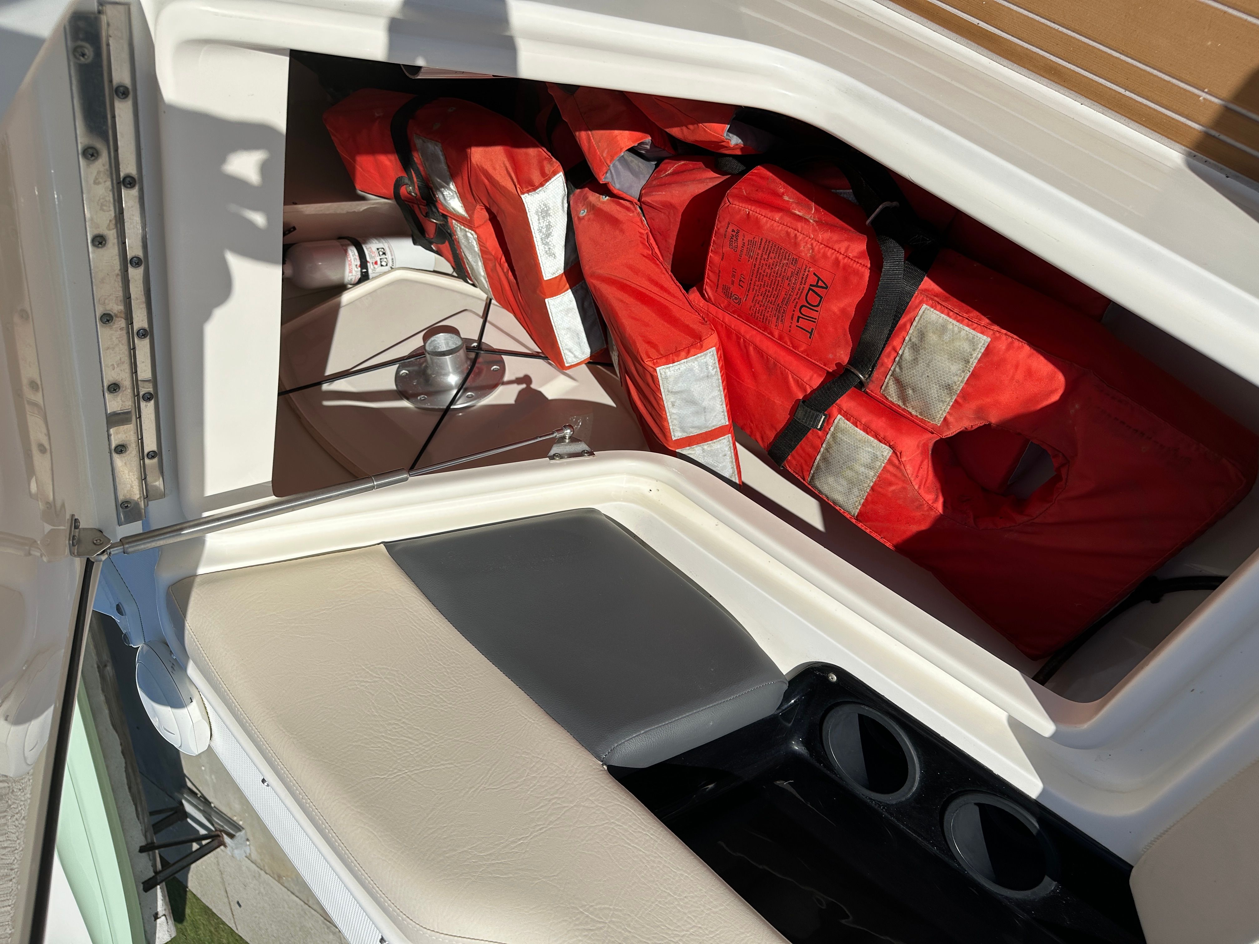 2017 Boston Whaler 270 Vantage - 13