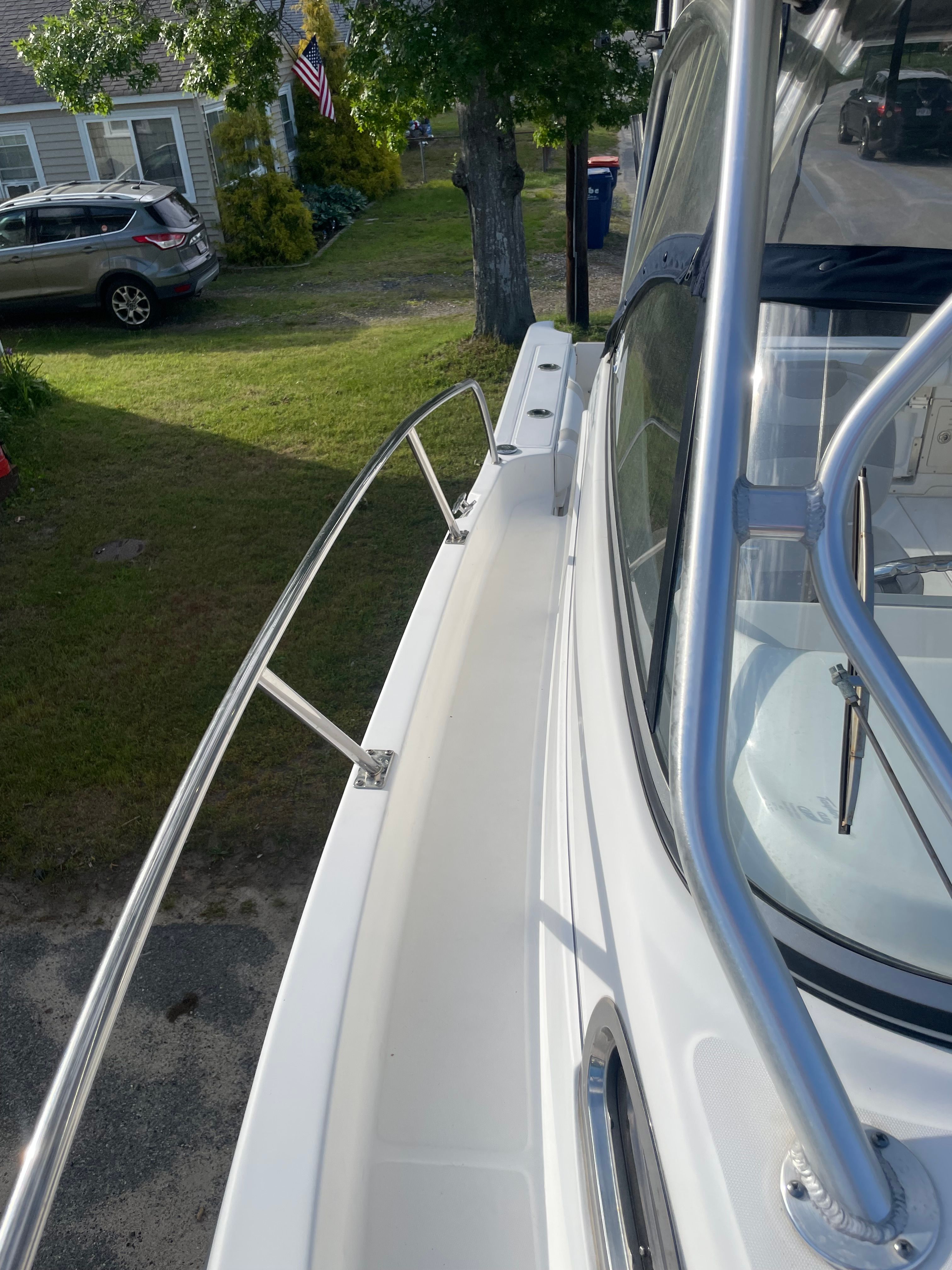 2009 Boston Whaler 255 Conquest - 23