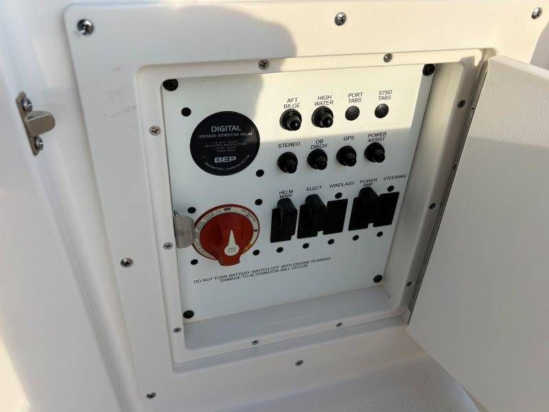 2026 Robalo R230 Center Console - 15
