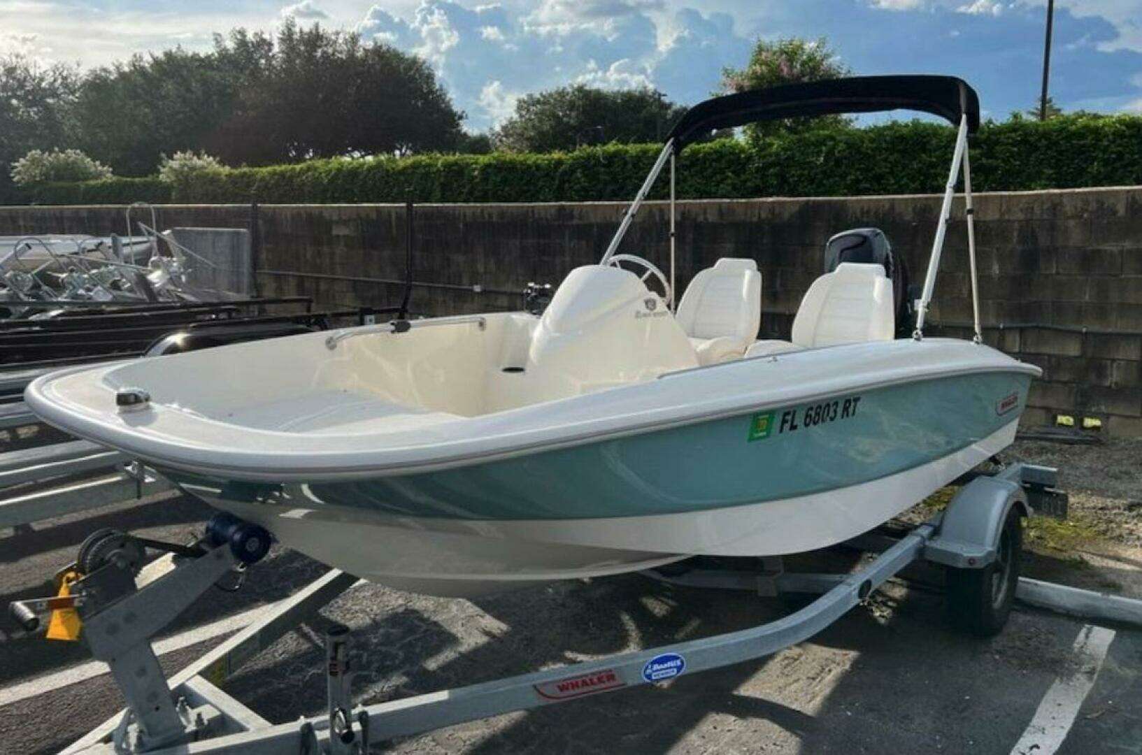 2018 Boston Whaler 150 Super Sport - Image 2