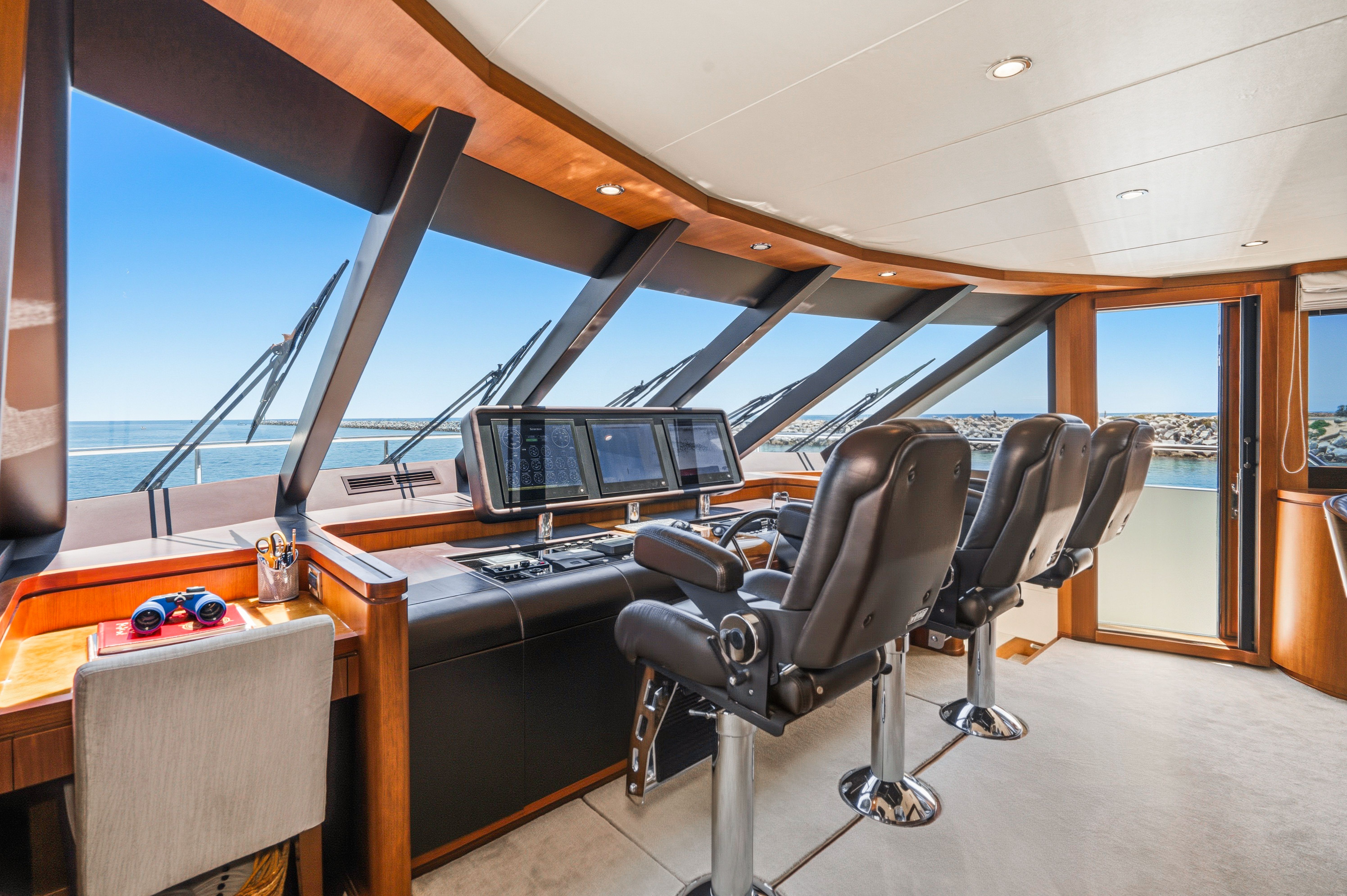 2015 Ocean Alexander 90 Skylounge Motoryacht - 66