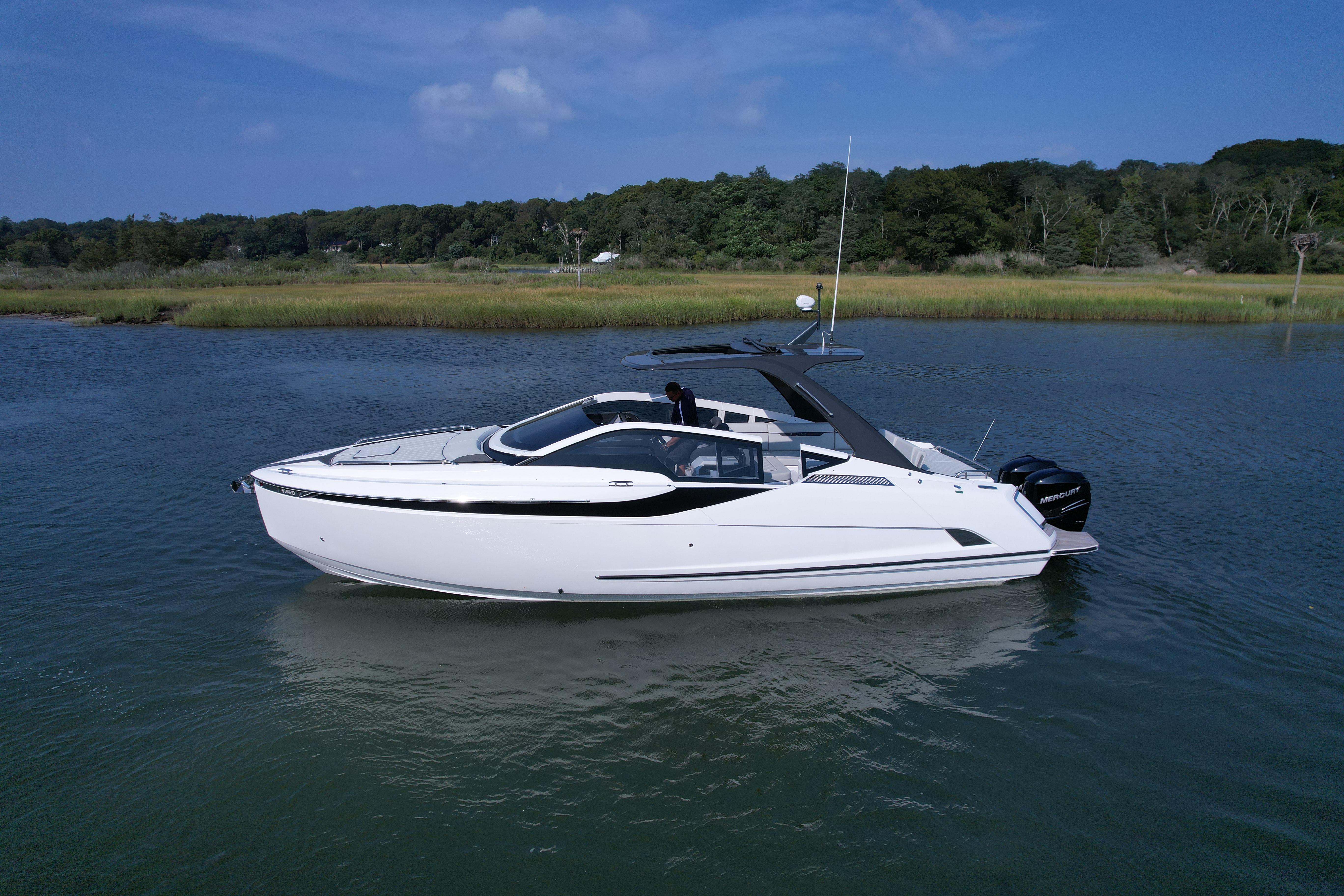 2023 Fairline F//Line 33 Outboard