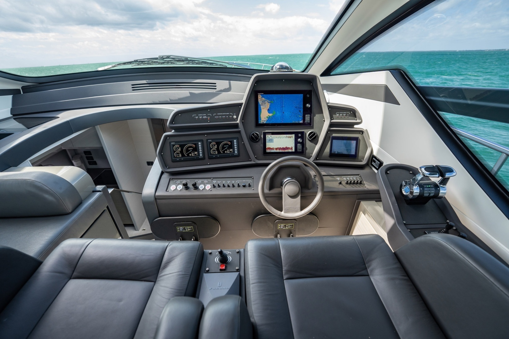 2020 Pershing 62 - Image 28