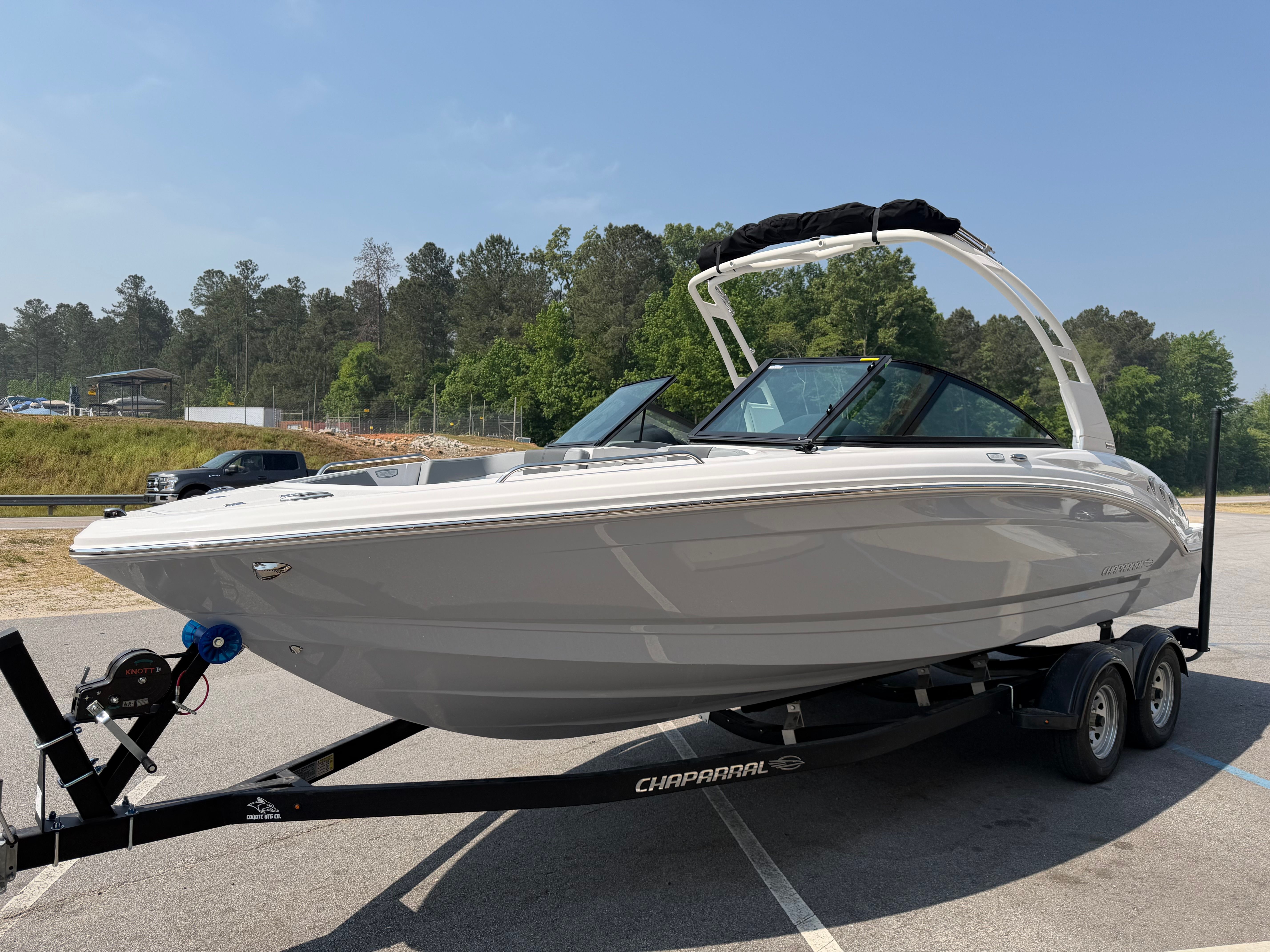 2026 CHAPARRAL 23 SSI - Image 3