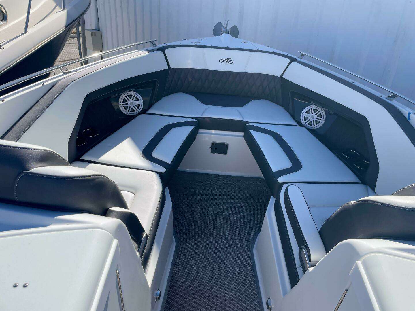 2019 Monterey 328SS - Image 50