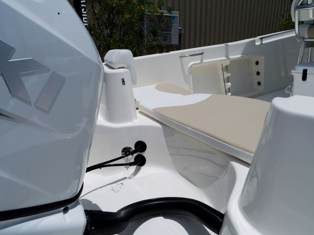 2027 Bulls Bay 230 Center Console - 50