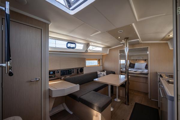 2021 Beneteau Oceanis 38.1 - 52