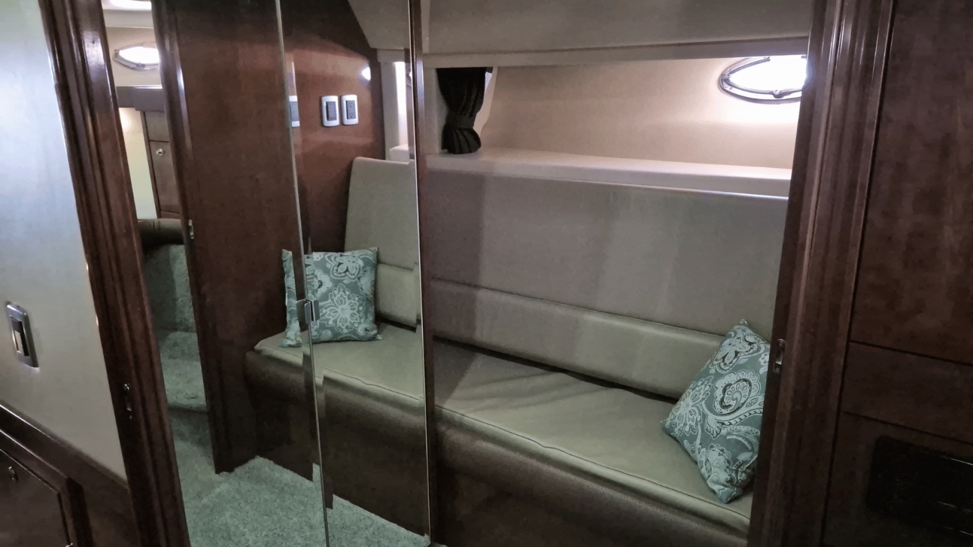 2008 Meridian 490 Pilot House - Image 21